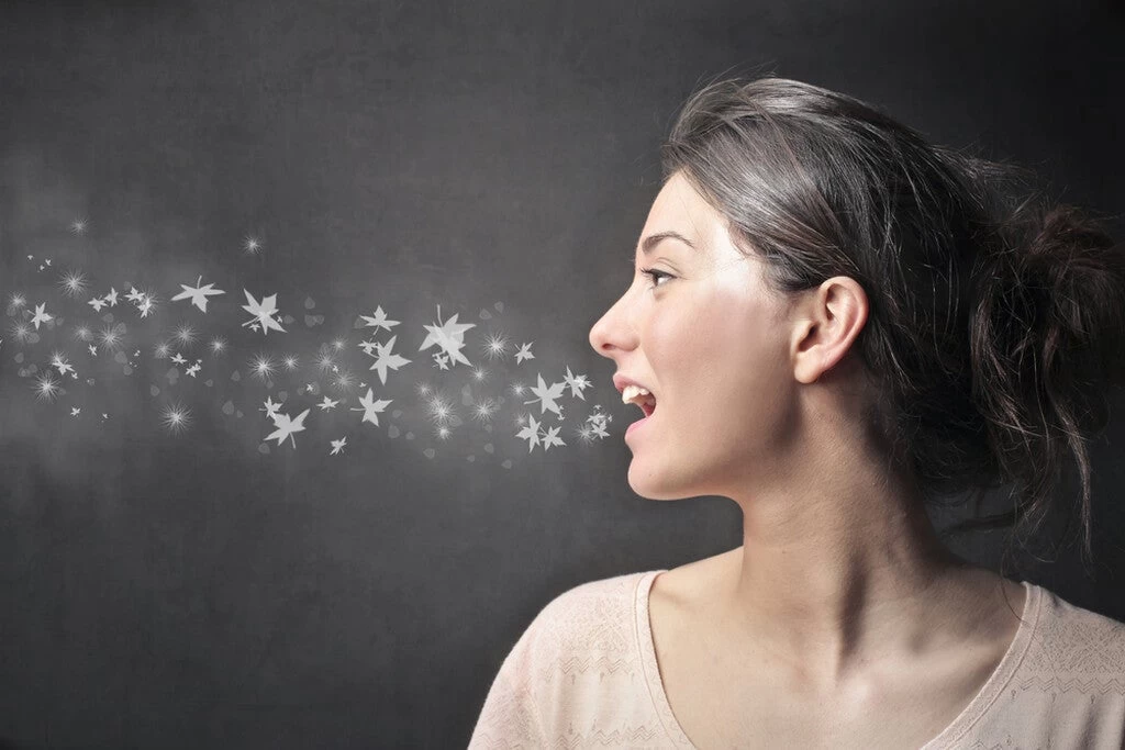 Μυρίζει έντονα η ανάσα σας; Η λύση έκτακτης ανάγκης